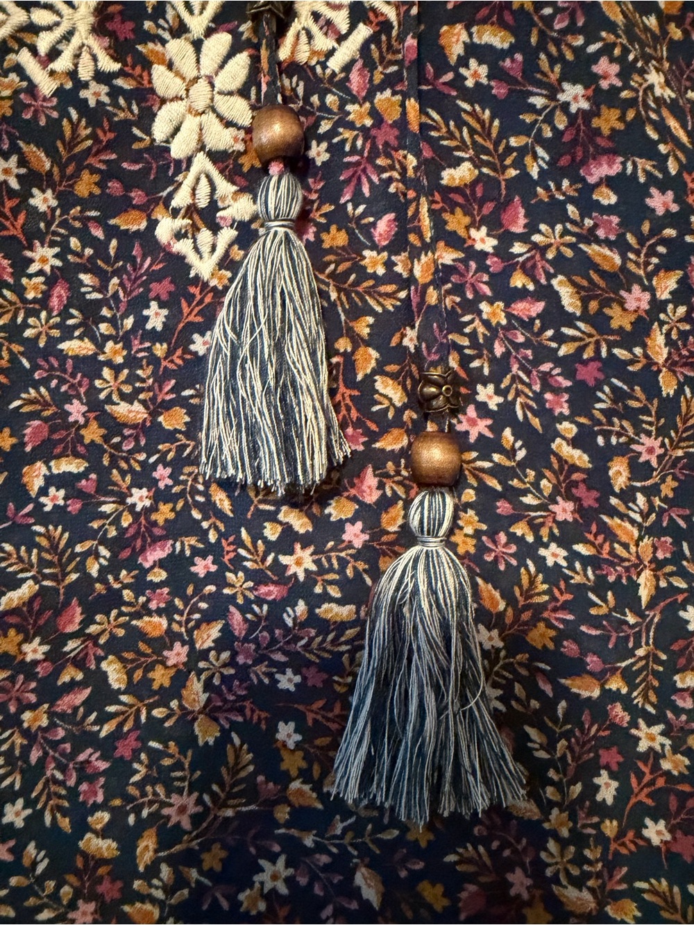 Maison & Belle Boho Floral Embroidered Top with Wooden Tassels Like New size M - Picture 6 of 11